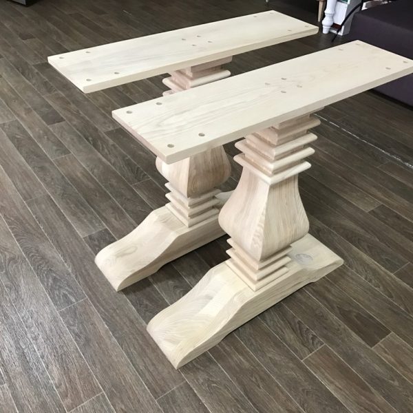 wooden-legs-table